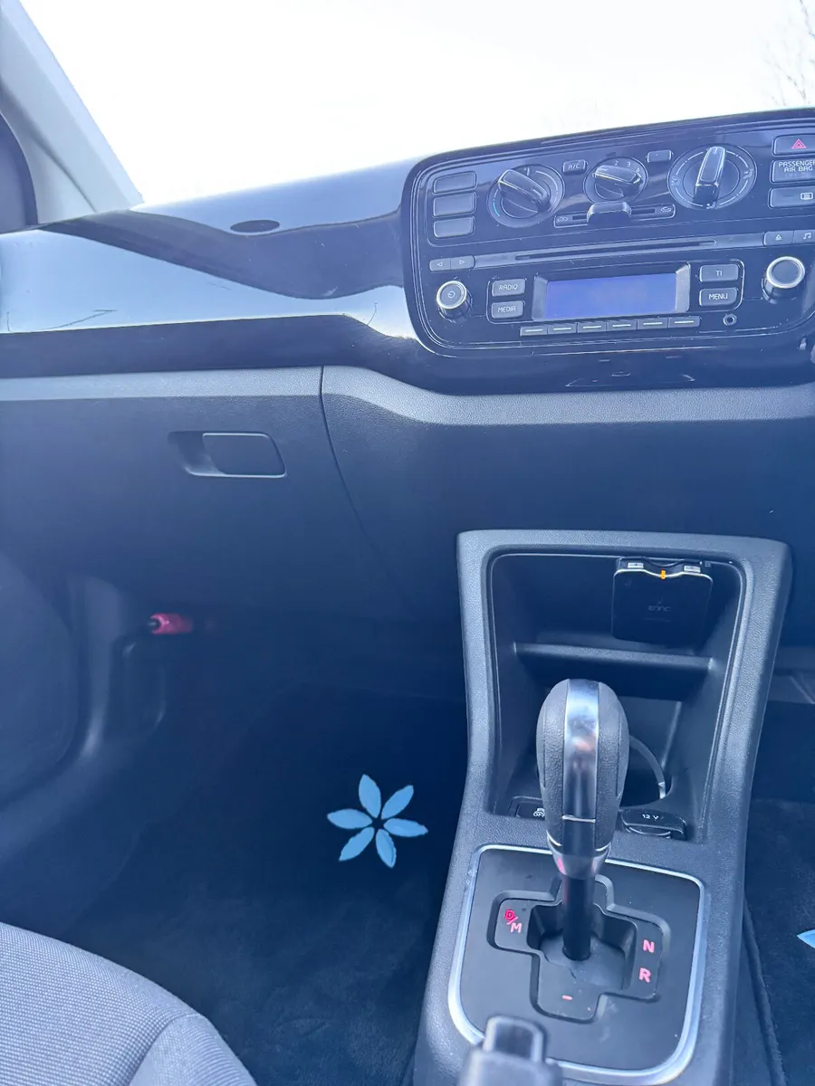 VOLKSWAGON UP 2014 BLACK - Image 14
