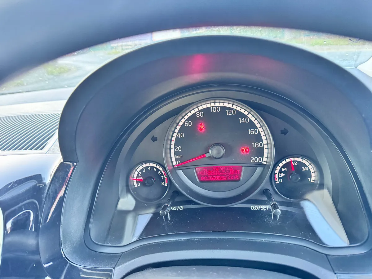 VOLKSWAGON UP 2014 BLACK - Image 13
