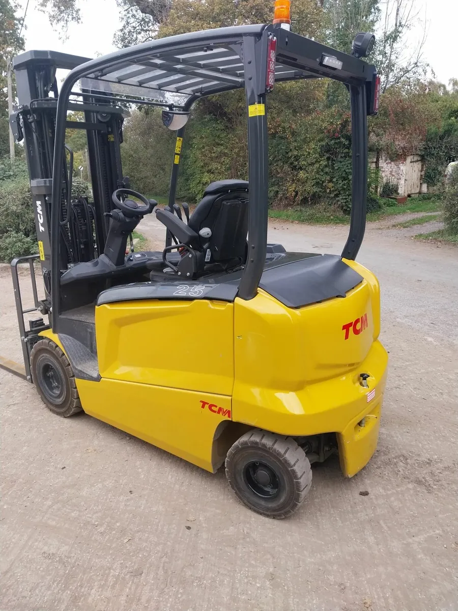 TCM Electric Forklift 2500kg - Image 2