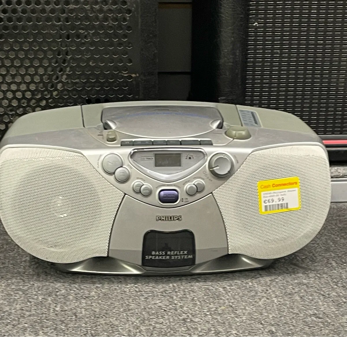 Philipe’s cd stereo - Image 1