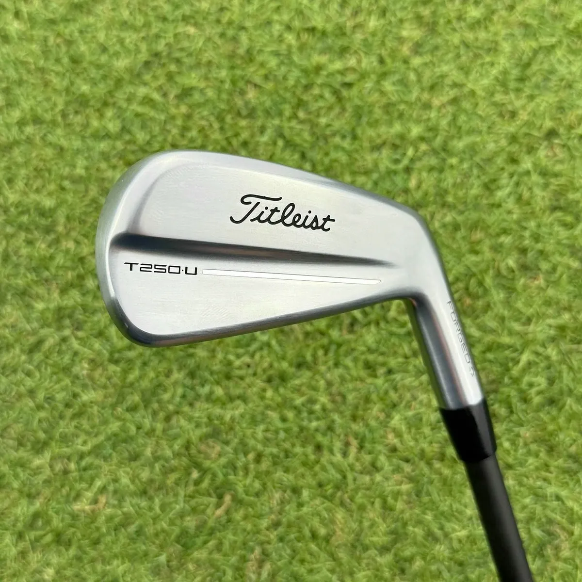 Titleist T250U Utility #2 Iron 18° / Stiff - Image 2
