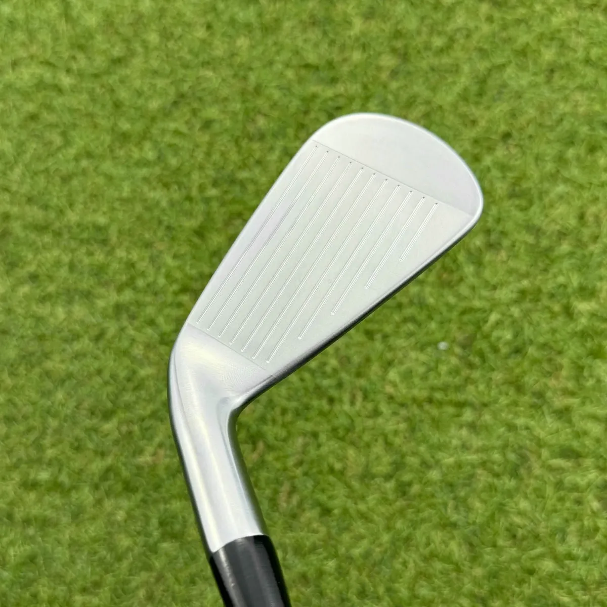 Titleist T250U Utility #2 Iron 18° / Stiff - Image 3