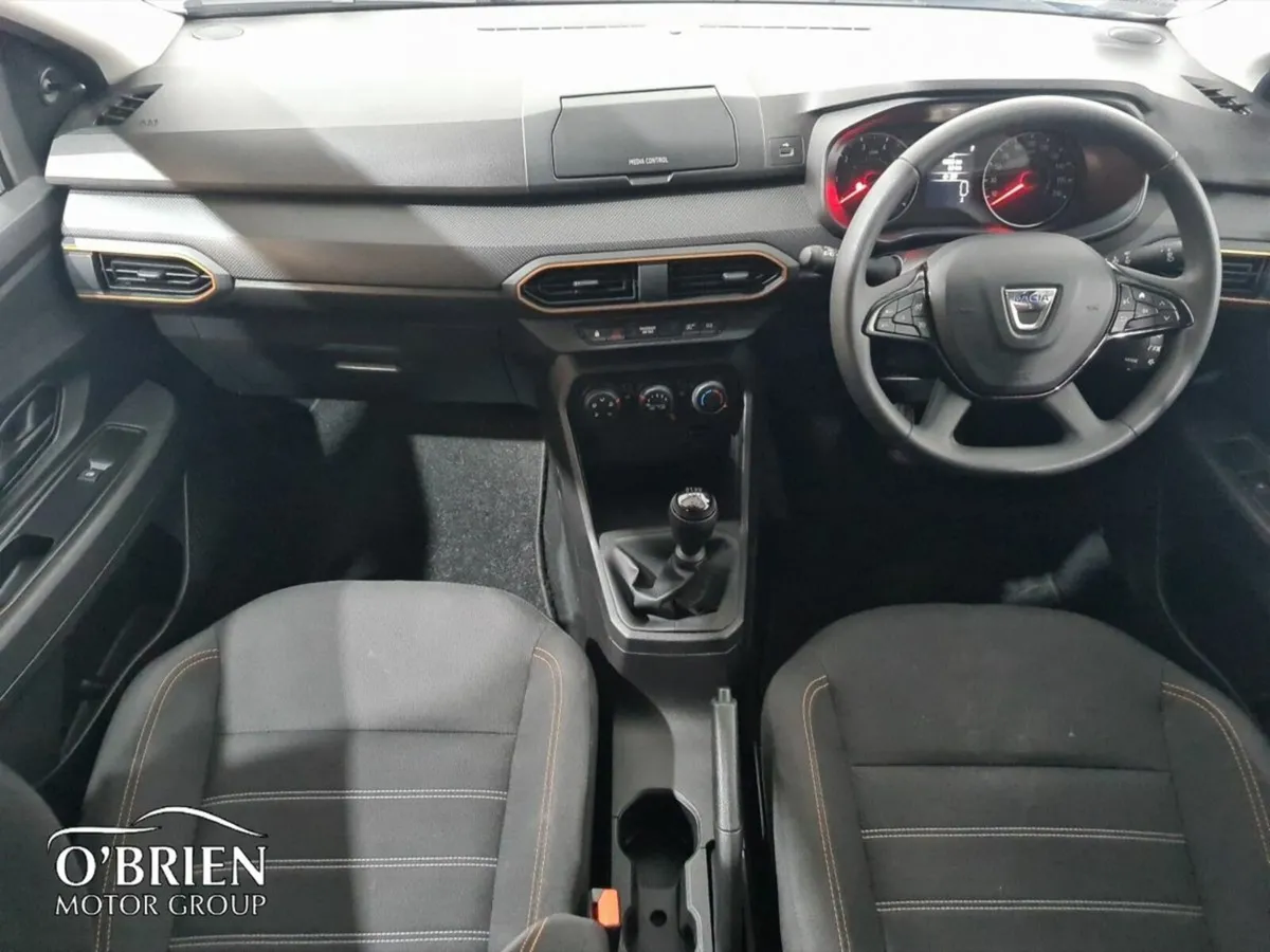 Dacia Sandero Stepway TCe 90 STEPWAY Essential - Image 2