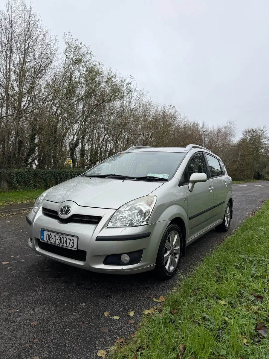 TOYOTA COROLLA VERSO 7 SEATER - Image 1