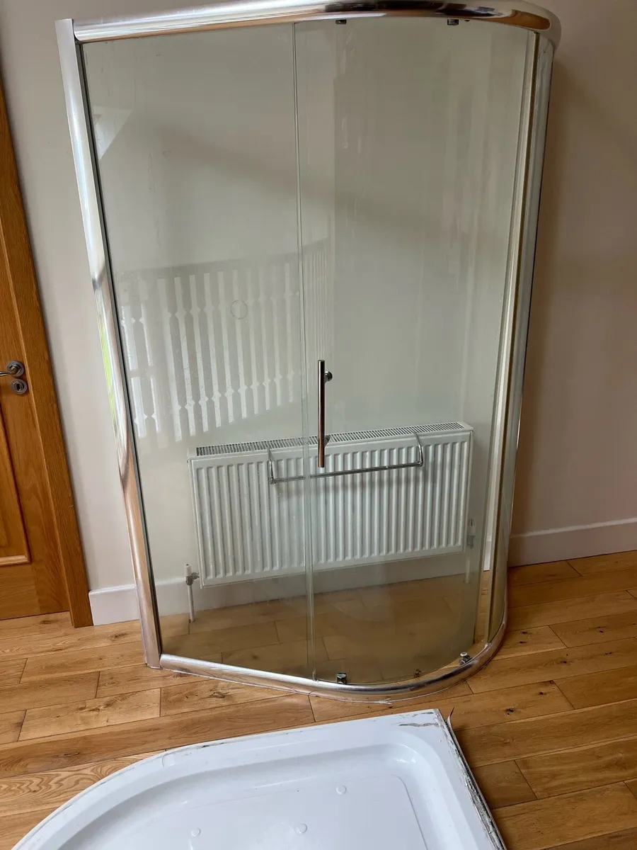 Corner Shower Tray & Enclosure - Image 1