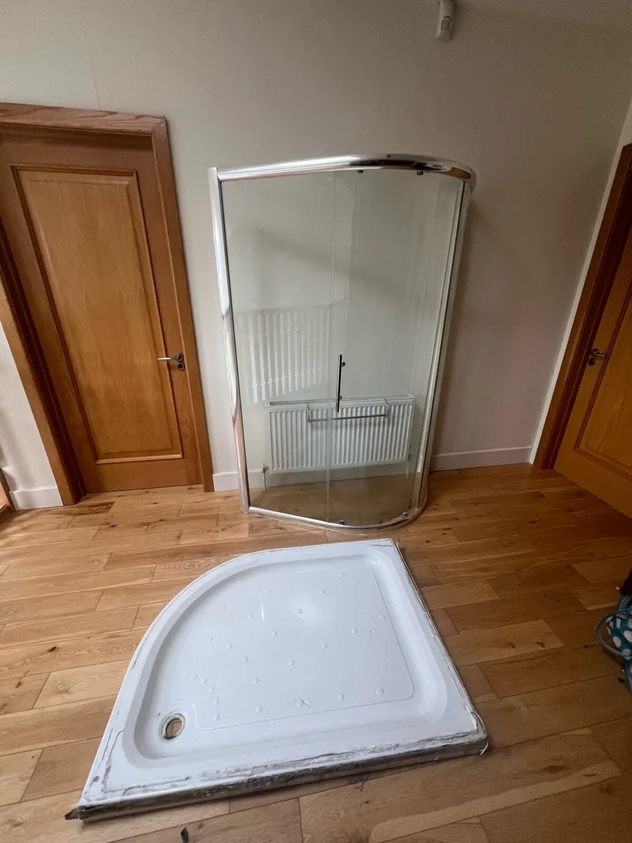 Corner Shower Tray & Enclosure - Image 3