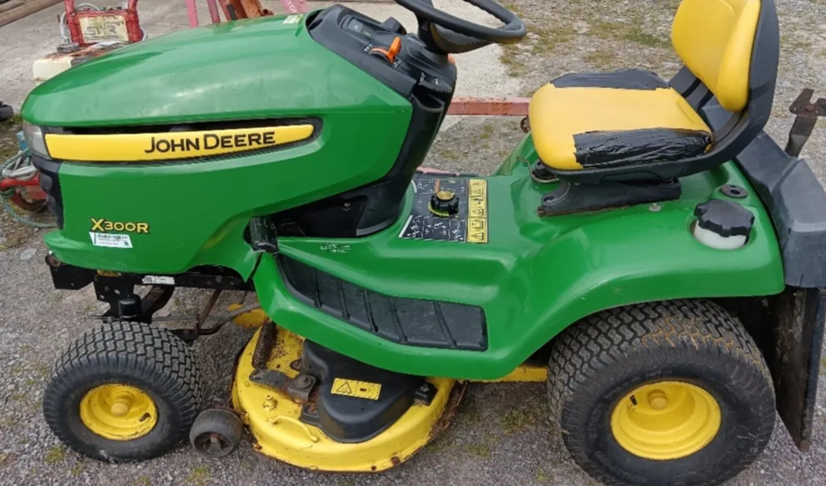 John Deere ride on Mower - Image 2