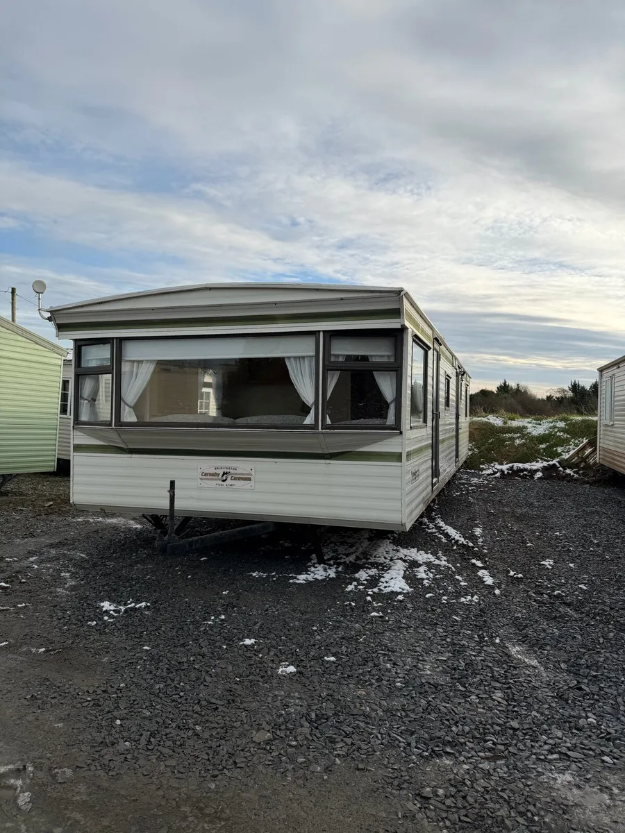 35 x 12 / 3 Bed Carnaby Crown - Image 1