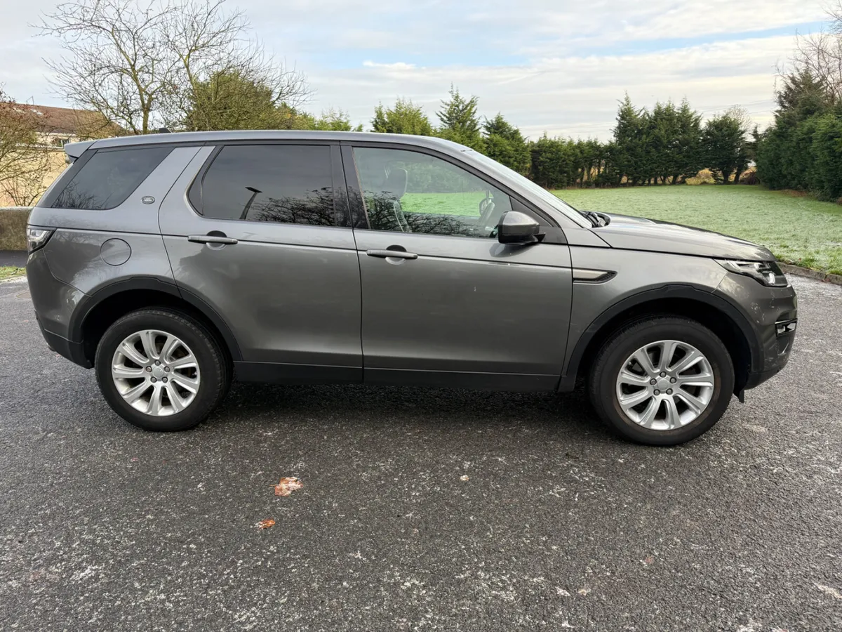 Land Rover Discovery Sport /Full service /7seats - Image 3
