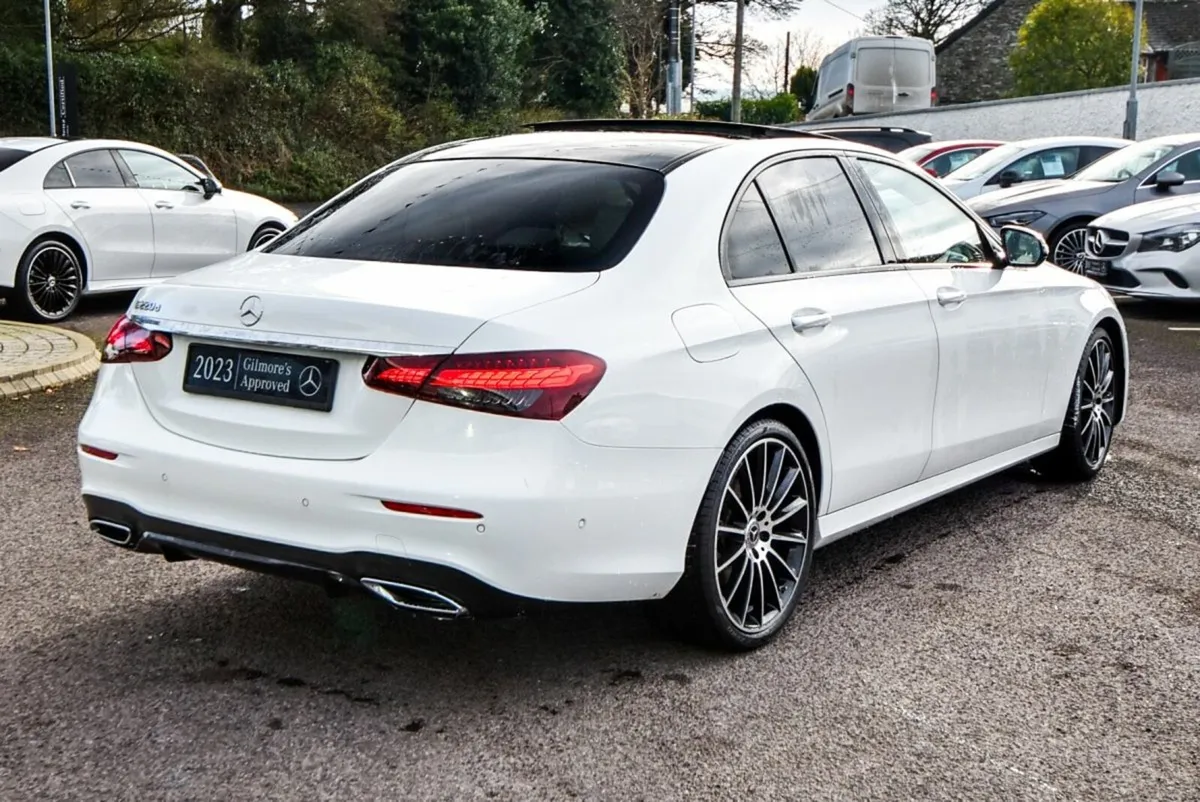 Mercedes-Benz E-Class E220d AMG Premium Plus 194bh - Image 3