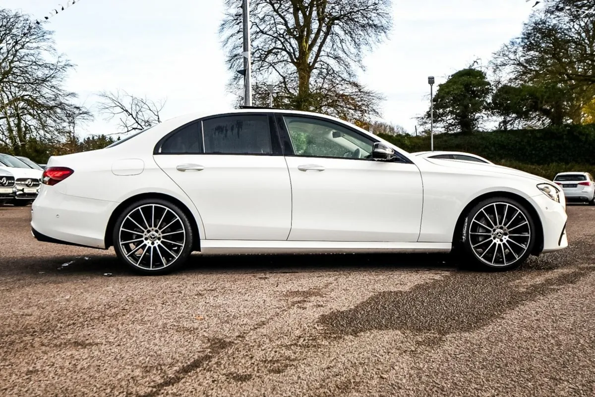 Mercedes-Benz E-Class E220d AMG Premium Plus 194bh - Image 4