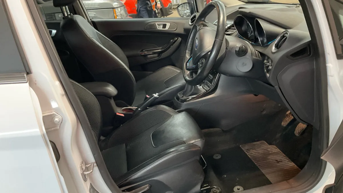 2016 Ford Fiesta TITANIUM X 1.0 Petrol - Image 3