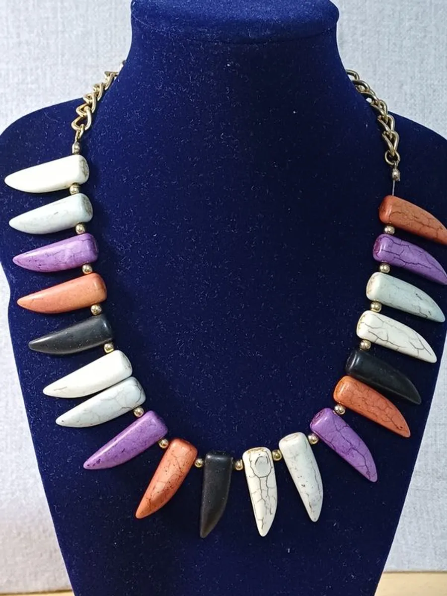 costume necklaces - Image 1