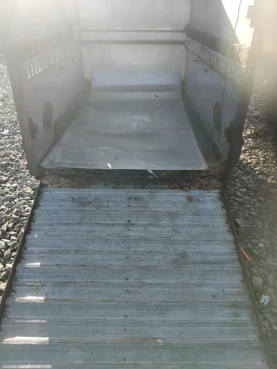 8x5 cattlebox - Image 4