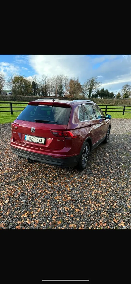 2017 Volkswagen Tiguan -low km- - Image 4