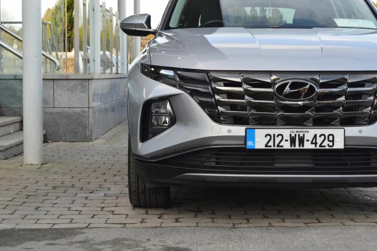 Hyundai Tucson 2WD Executive Plus HEV Auto - Image 3