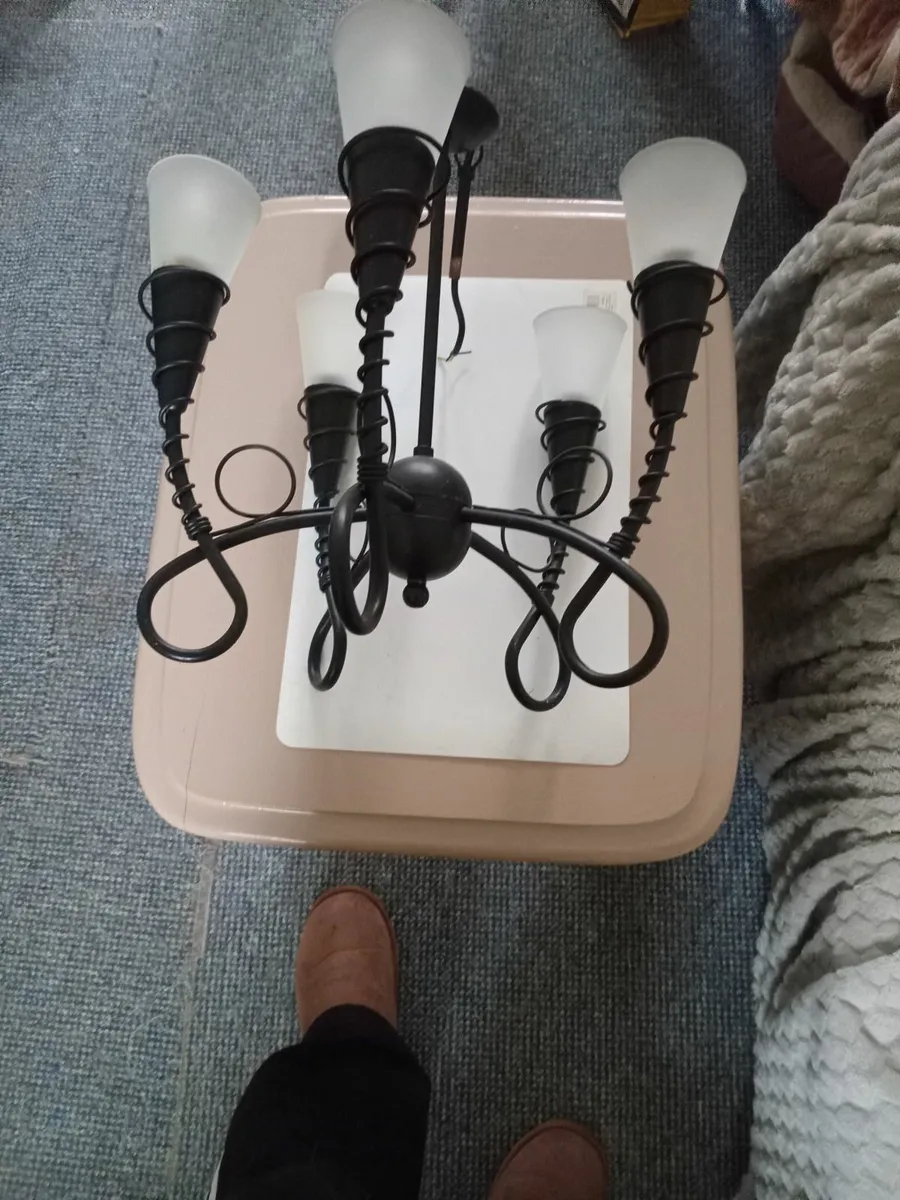 Ceiling and wall lights - Image 1