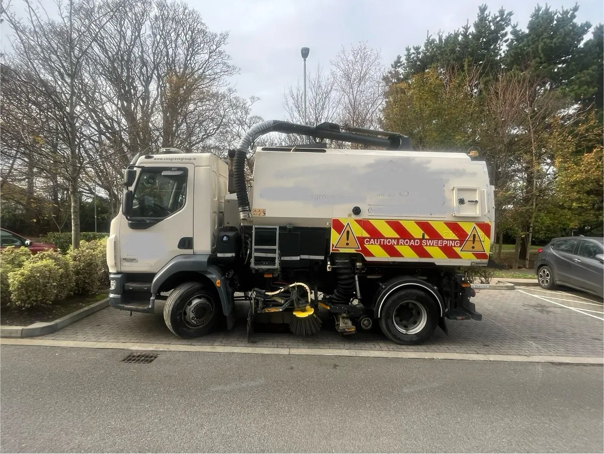 Road sweeper 2019 - Image 1