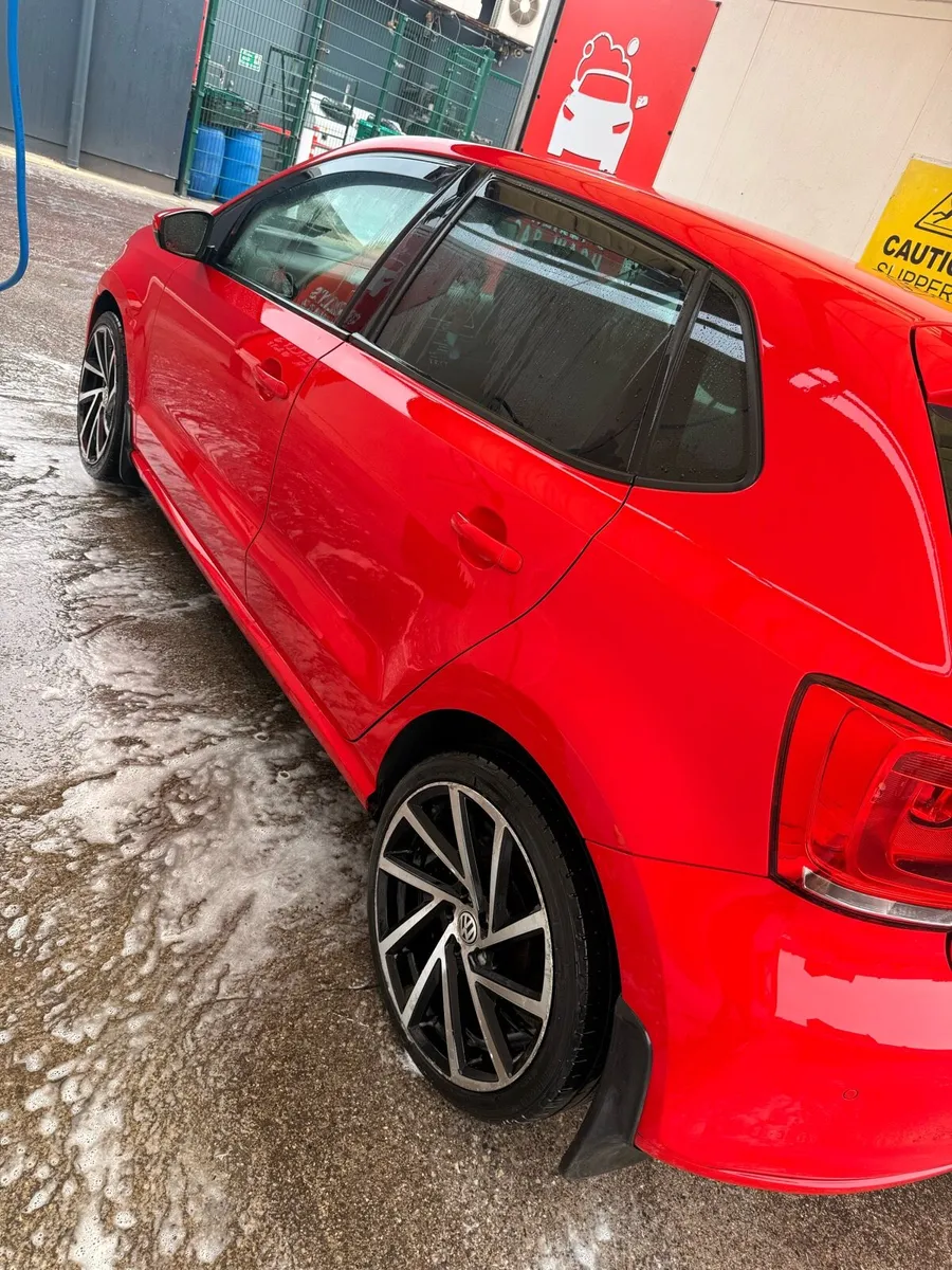 131 Volkswagen Polo - Image 3