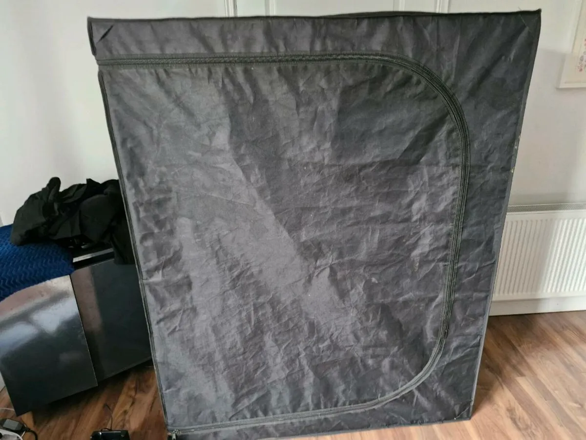 Indoor gardening grow tent - Image 2