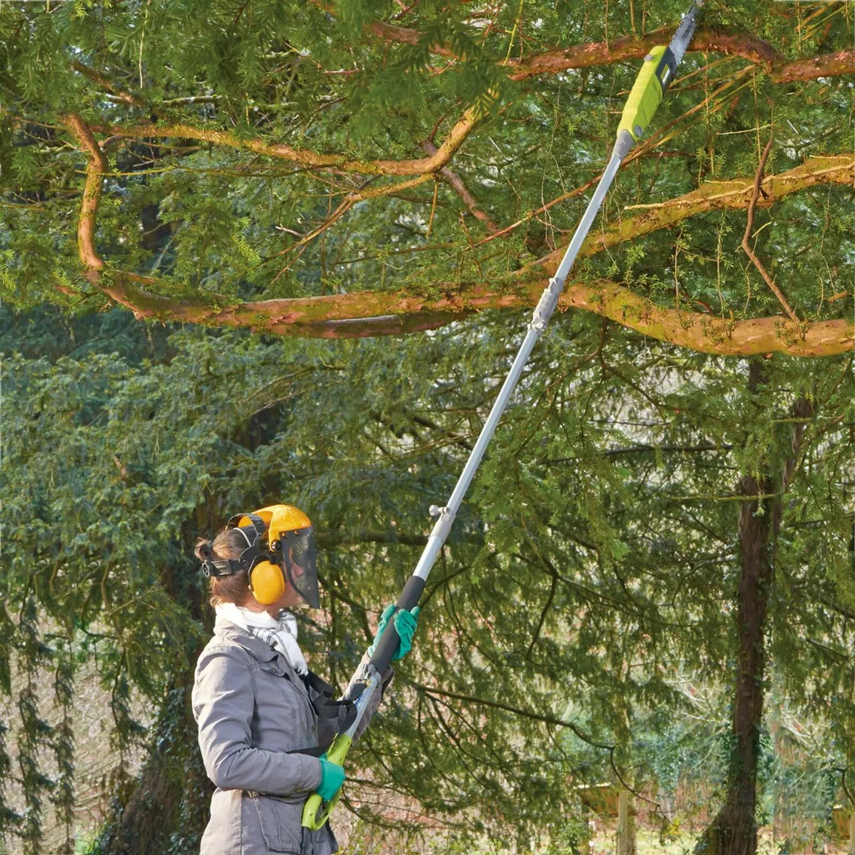Corded Electric Pole Chainsaw - Image 1