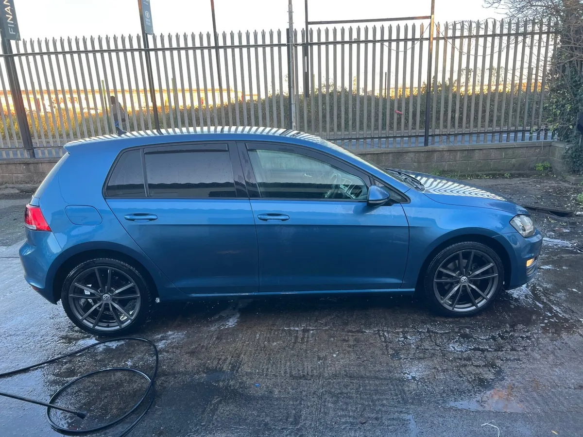 Volkswagen Golf 2015 - Image 2