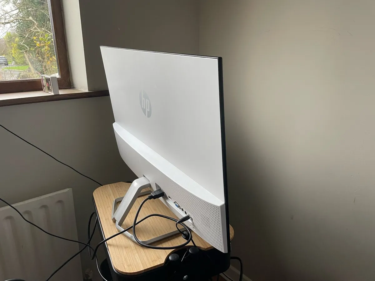 HP 27fw 27-inch display with audio - Image 3