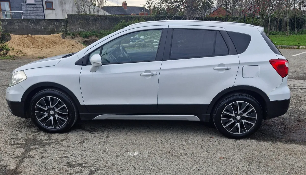 Suzuki SX4 2014 - Image 2