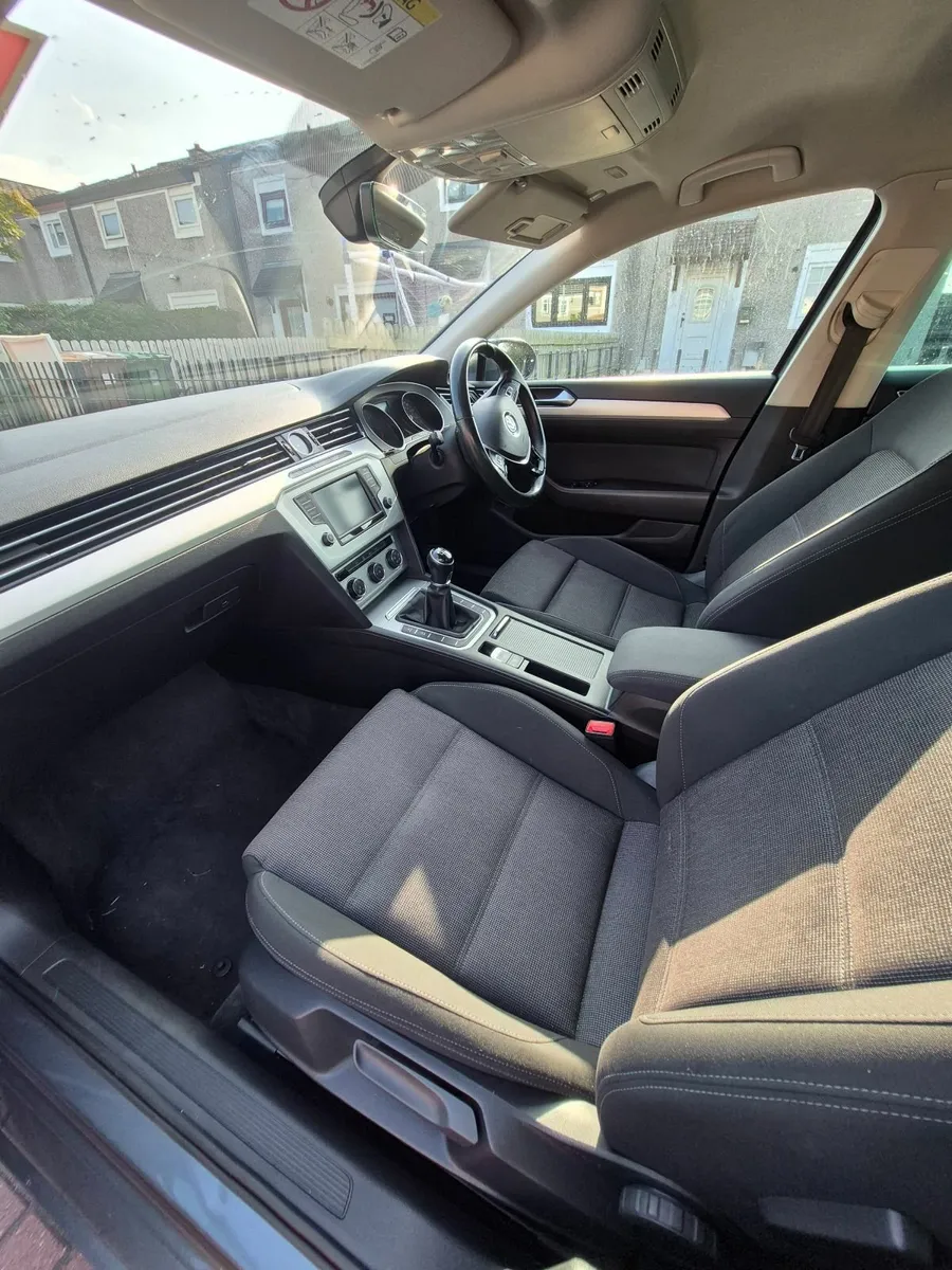 Volkswagen Passat 2016 - Image 4