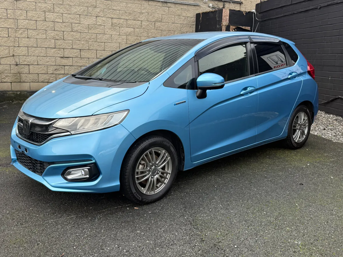 2017 Honda Fit Petrol/Hybrid Half Leather Seats - Image 4