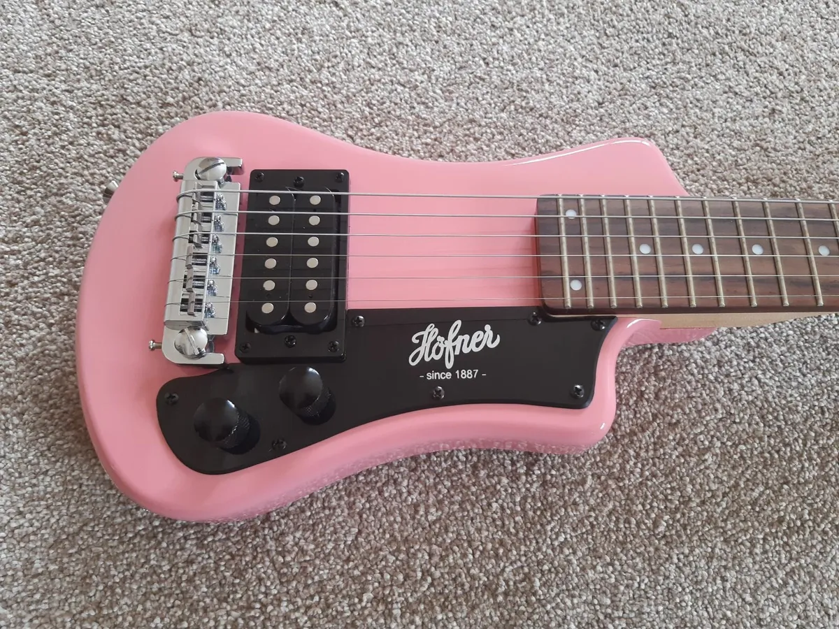 Hofner Shorty Travel Electric Guitar Pink - Image 1