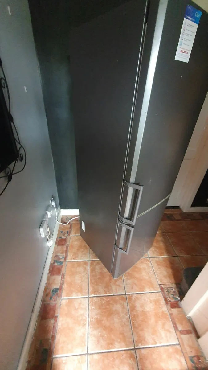 Fridge freezer - Image 2