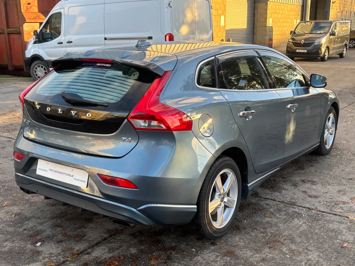 2014 VOLVO V40 1.6 T4 5DR AUTO FULLY LOADED - Image 4