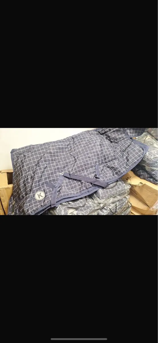 Horse stable rugs - Image 1