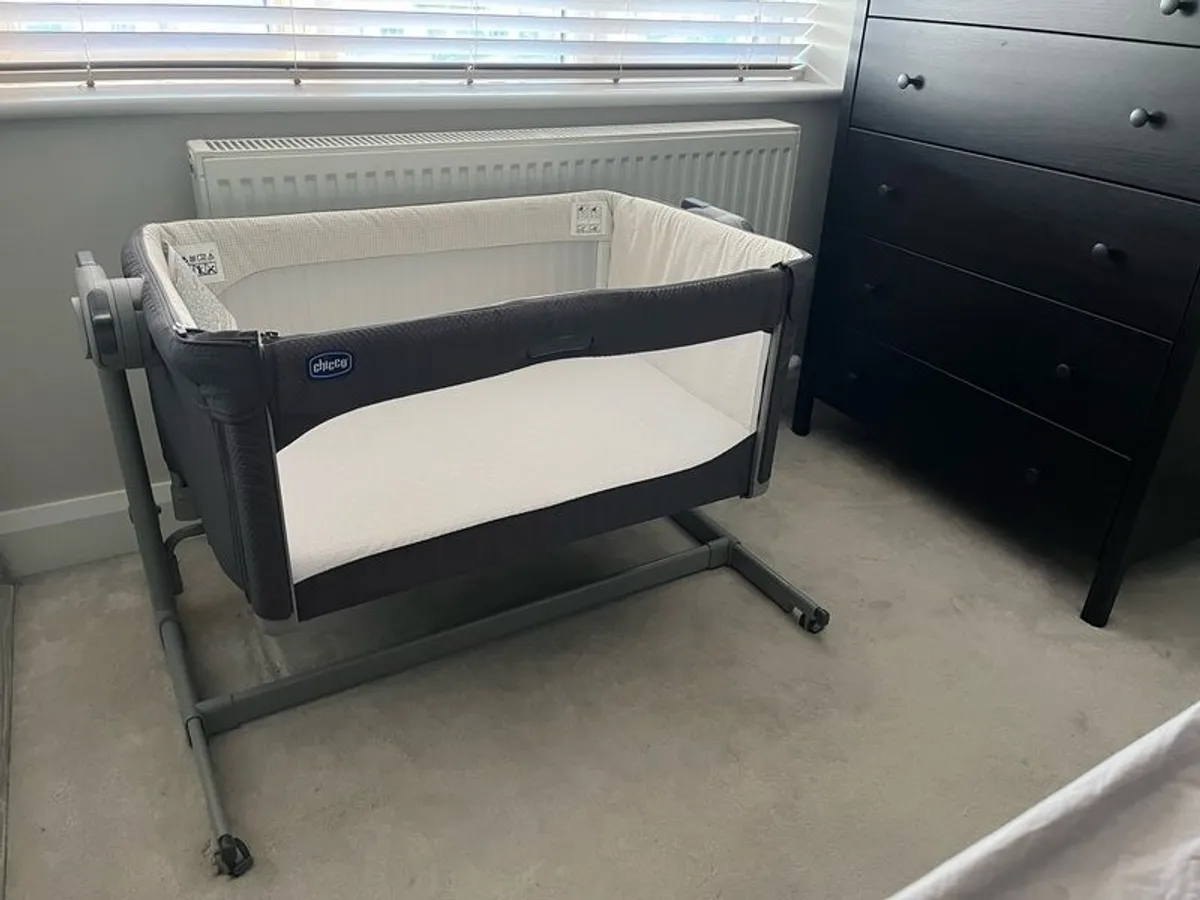 Chicco Next 2 me Crib - Image 2