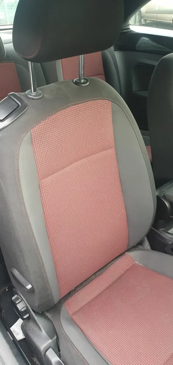 Volkswagen Beetle 2013 - Image 4