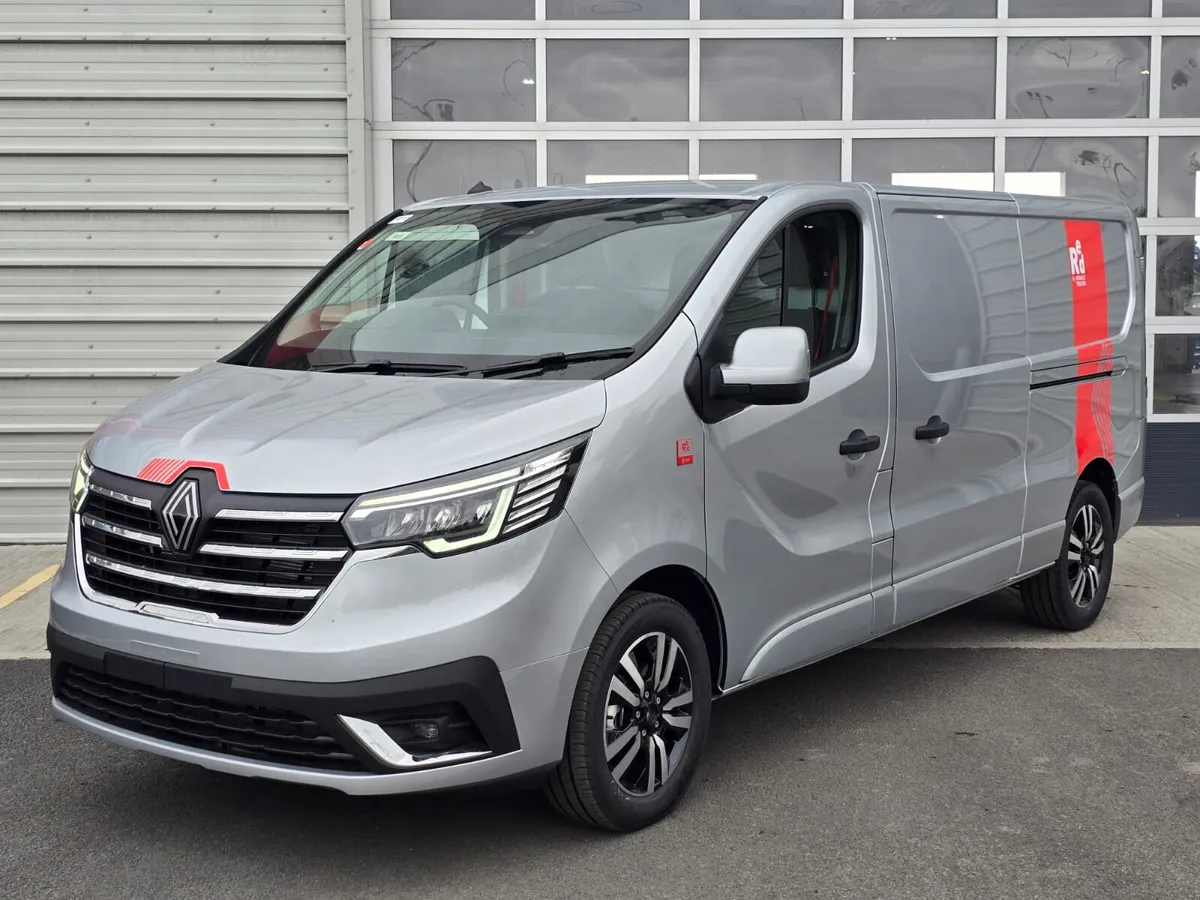 Renault Trafic Exclusive 170BHP Auto Highland Grey - Image 2