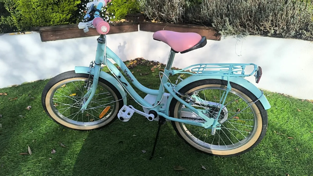 Girls Bike - Image 1