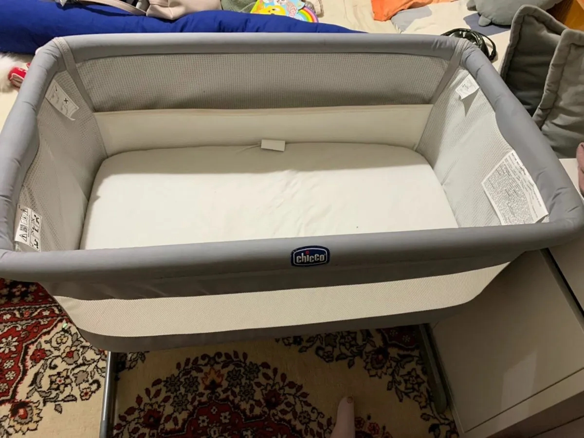 Chicco next to me baby sleeping crib