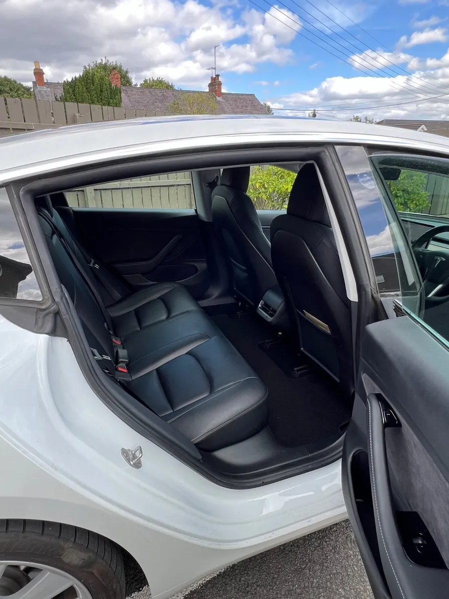 Tesla Model 3 2020 - Image 2