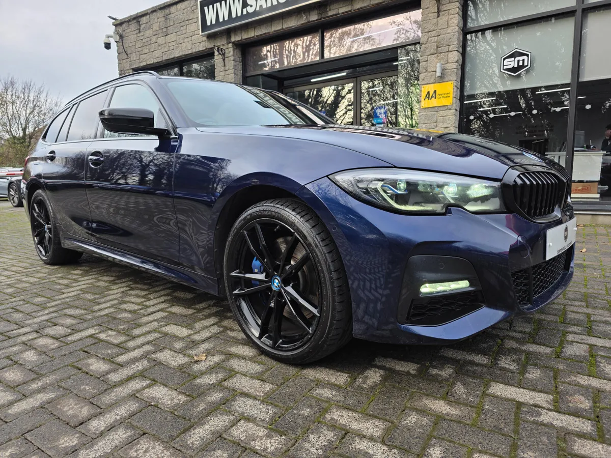 2022 BMW 330E  XDRIVE M SPORT PRO EDITION. - Image 4