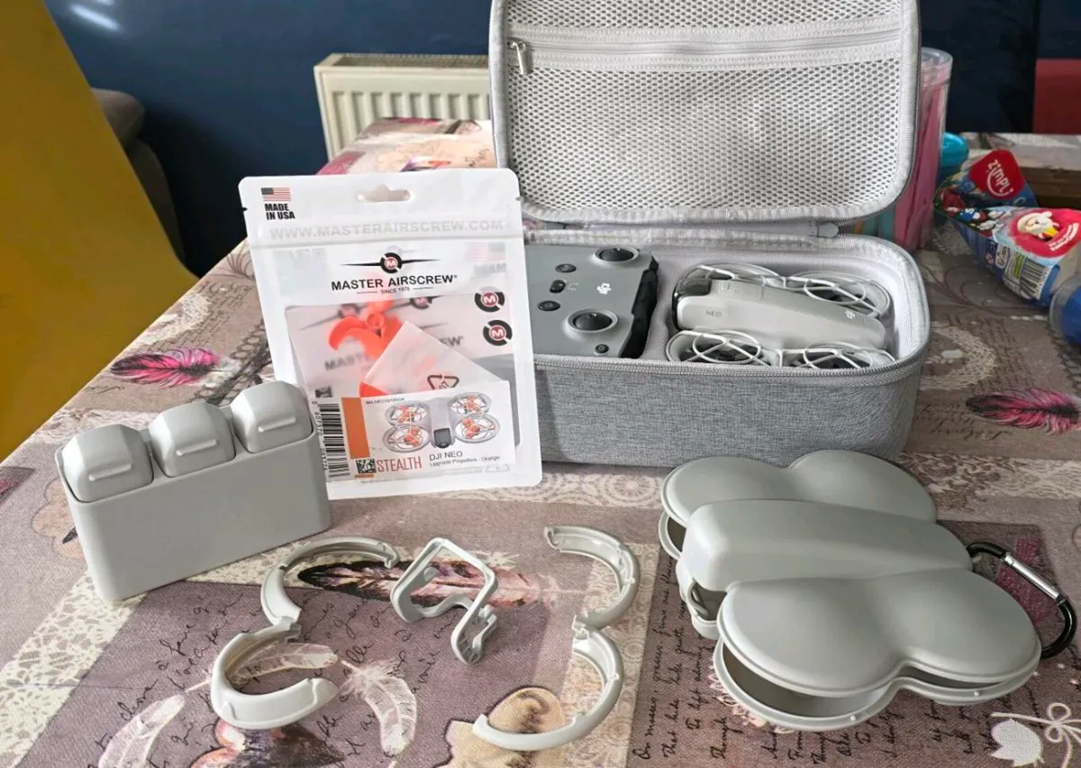DjI neo fly more combo and accessories - Image 1