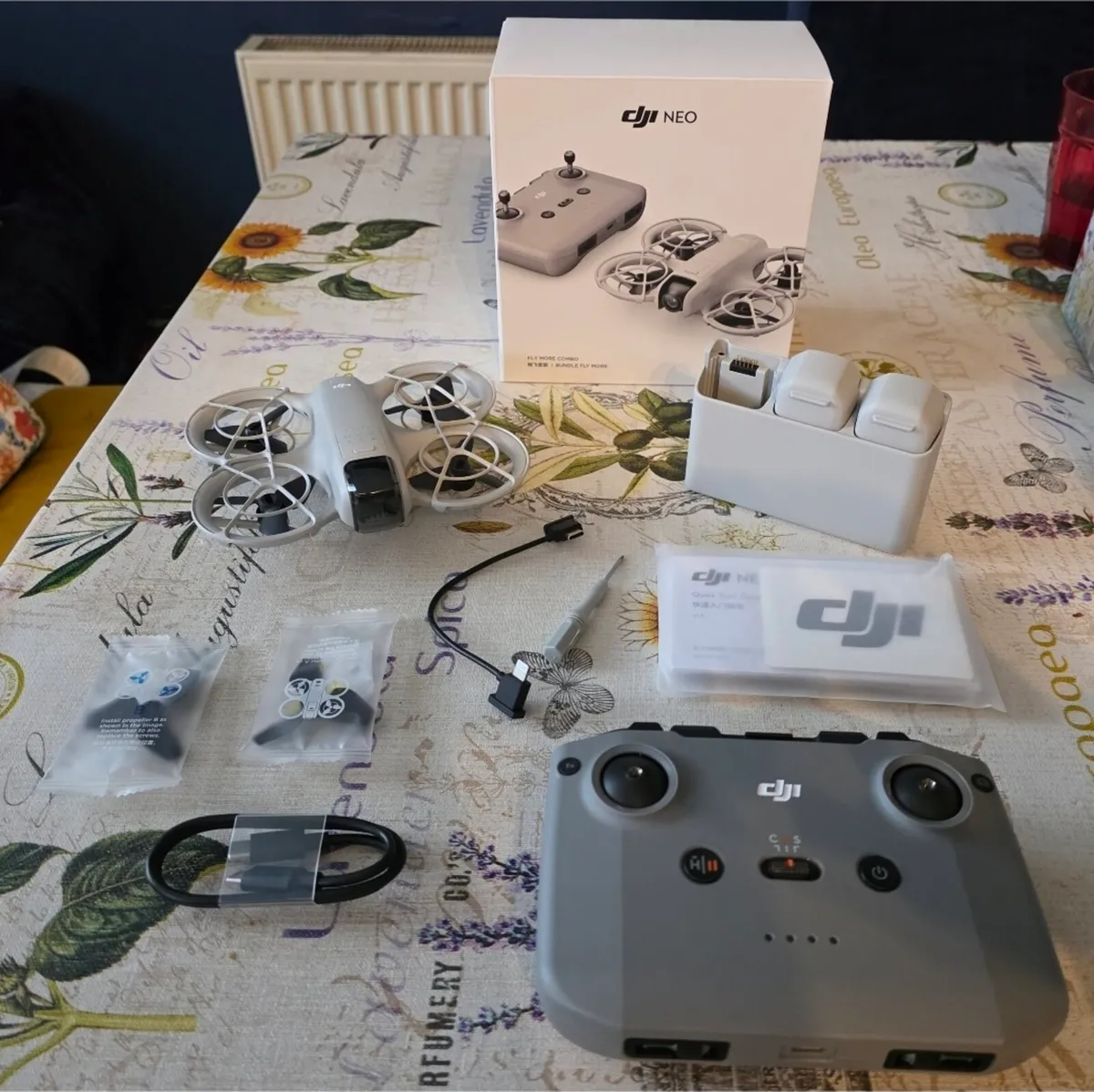 DjI neo fly more combo and accessories - Image 2