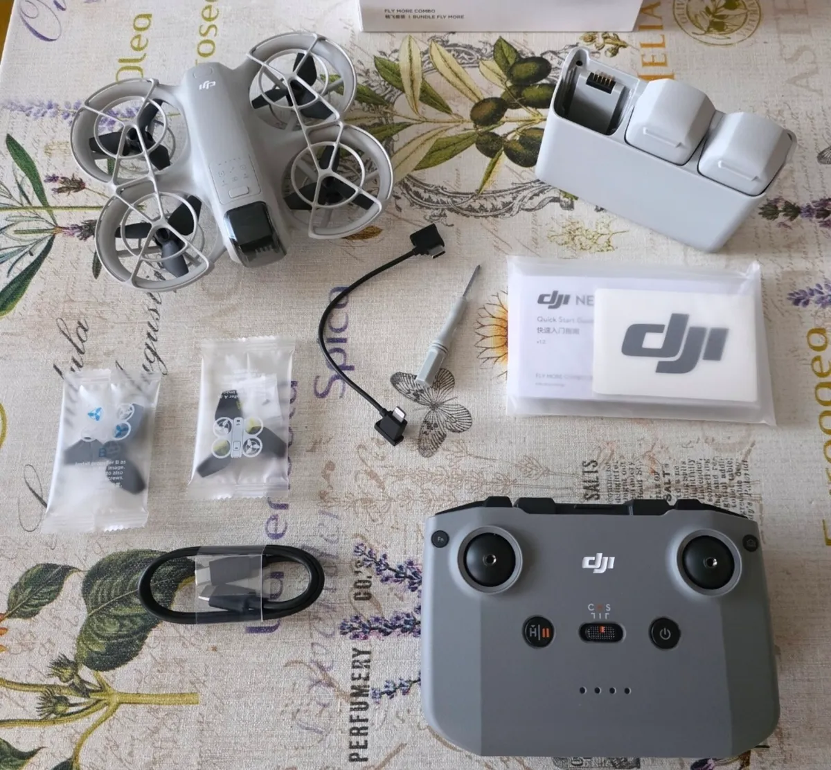 DjI neo fly more combo and accessories - Image 3