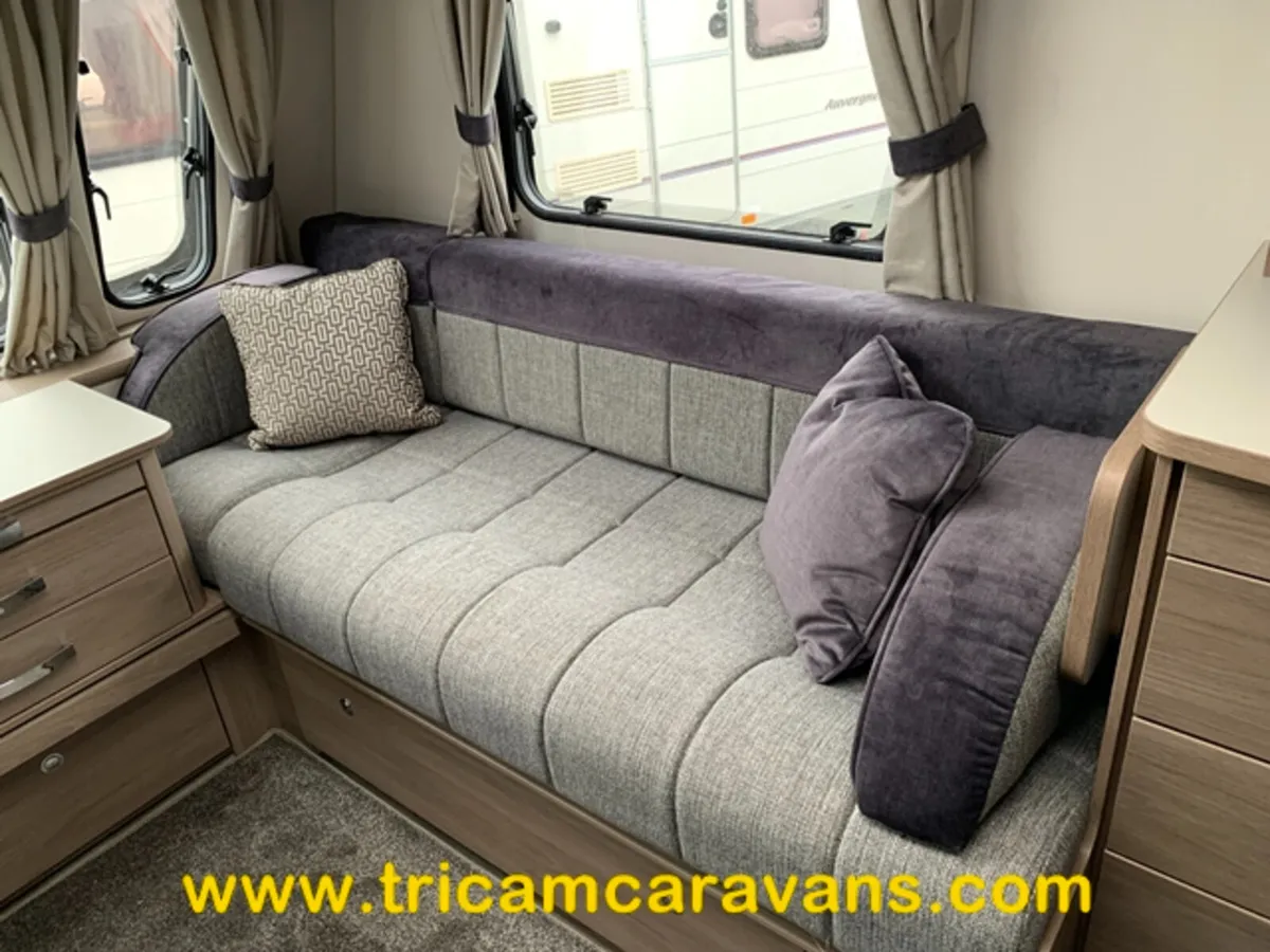 2020 Compass Kensington 860/4 8' Twin Axle, Island - Image 4