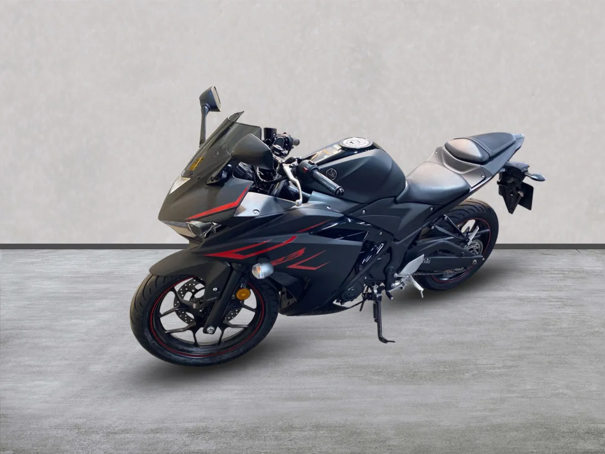 YAMAHA YZF R3 with only 2 Delivery Miles, NI Reg - Image 4