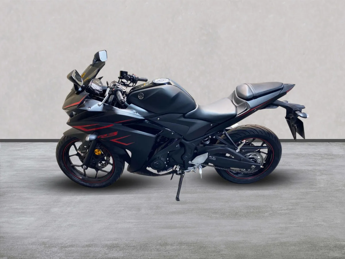 YAMAHA YZF R3 with only 2 Delivery Miles, NI Reg - Image 2
