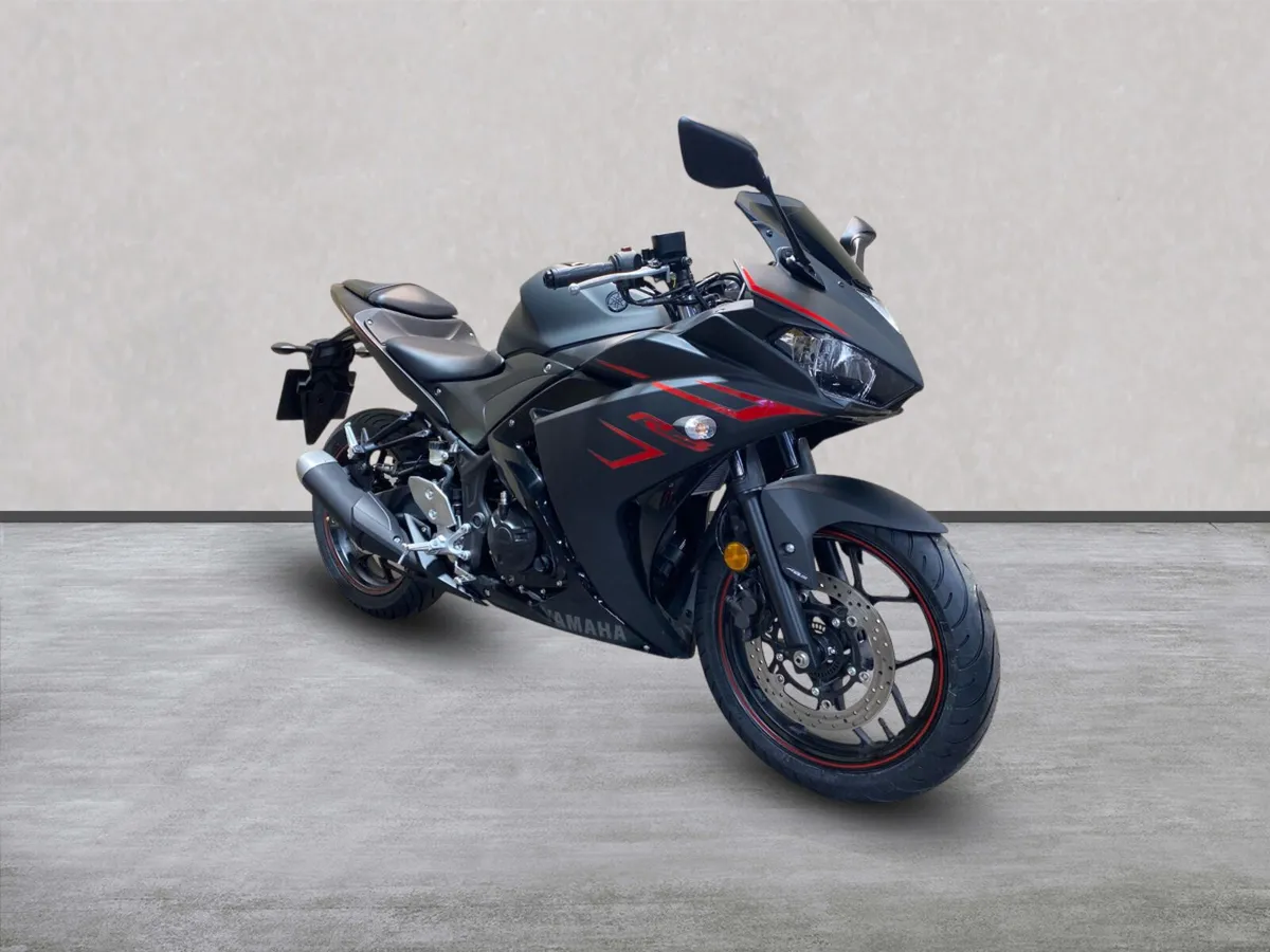YAMAHA YZF R3 with only 2 Delivery Miles, NI Reg - Image 3