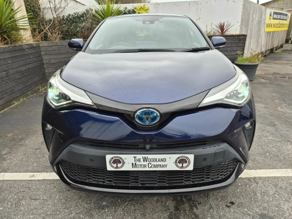 Toyota C-HR 1.8 HYBRID / SOL G-PACK NERO EDITION / - Image 4