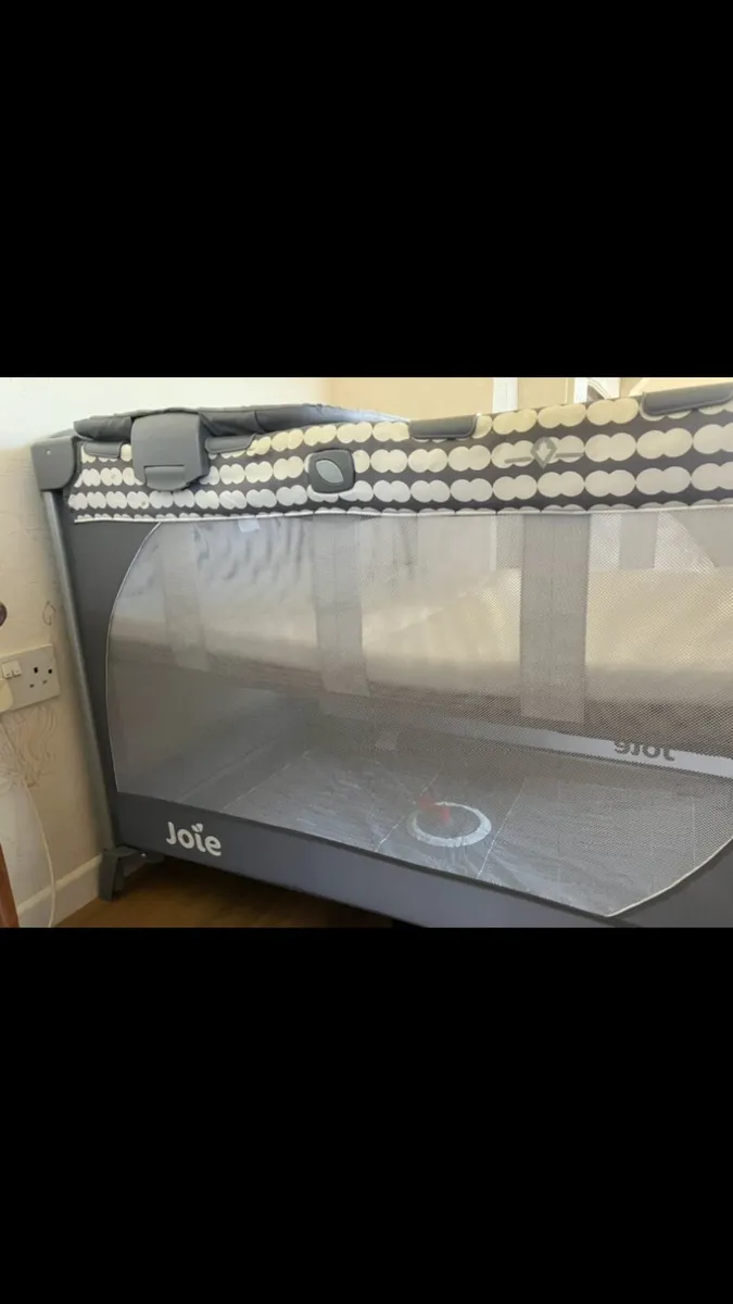 Joie travel cot play pen - Image 2